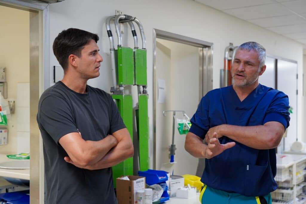 AZ Monica verwelkomt Vooruit-voorzitter Conner Rousseau voor een werkbezoek: samen bouwen aan de toekomst van de Antwerpse zorg  2